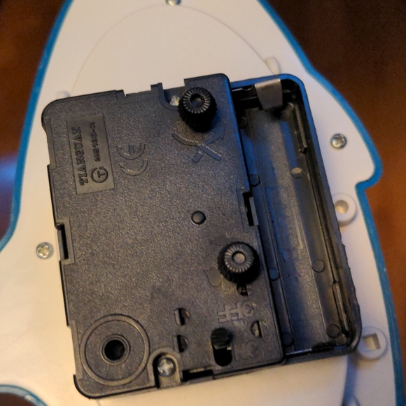 ❤️ Dolphin Clock Battery operated - Picture 4 of 7